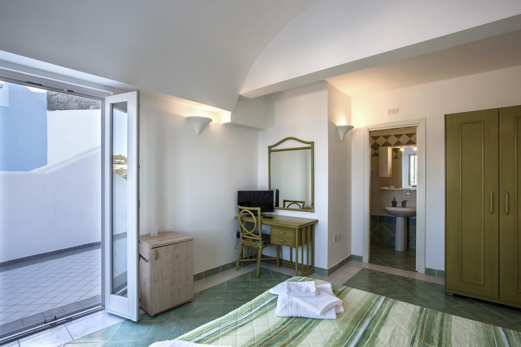 Hotel Villaggio Dei Pescatori Ponza Exteriör bild