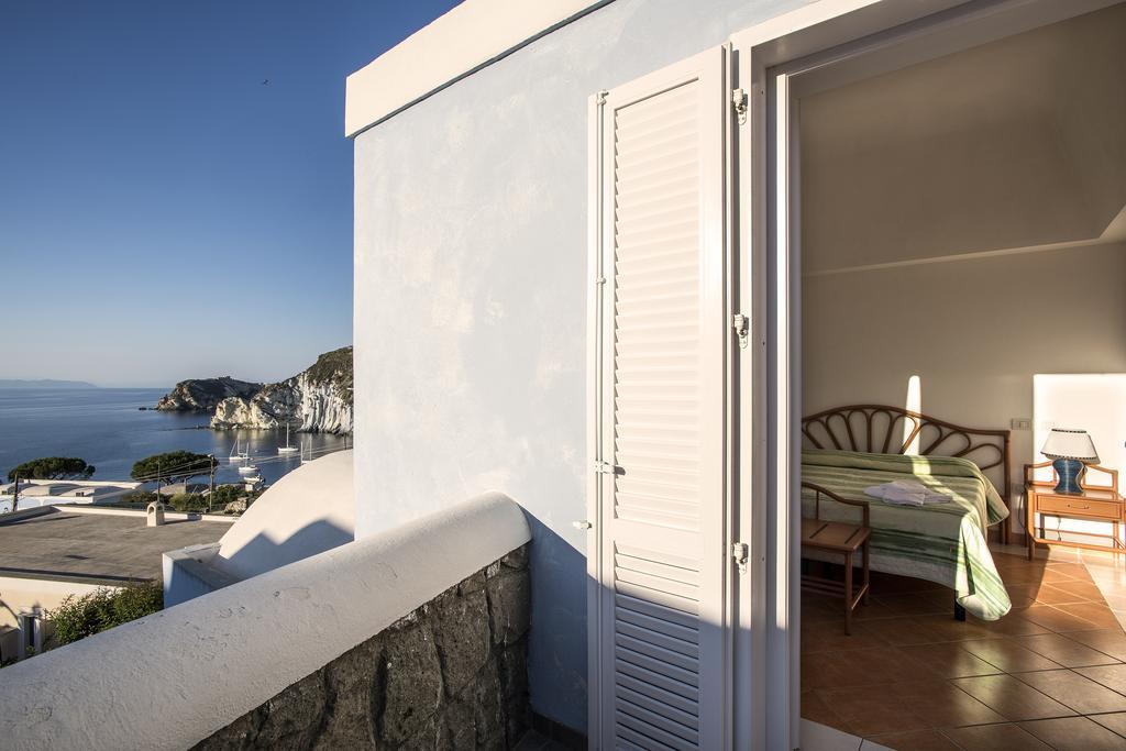 Hotel Villaggio Dei Pescatori Ponza Exteriör bild