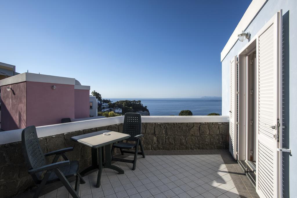 Hotel Villaggio Dei Pescatori Ponza Exteriör bild