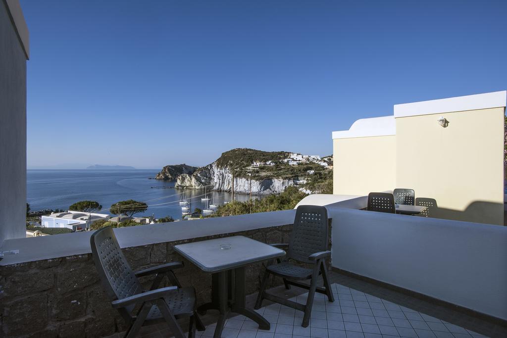 Hotel Villaggio Dei Pescatori Ponza Exteriör bild