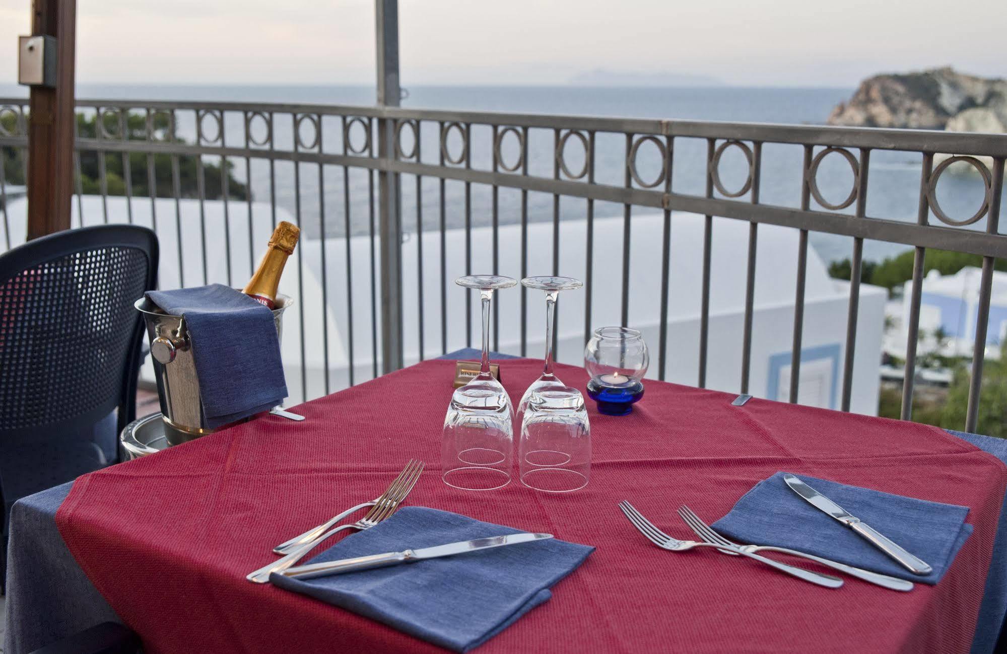 Hotel Villaggio Dei Pescatori Ponza Exteriör bild